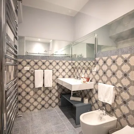 Lanterne Magiche Ortigia * سيراكوزا