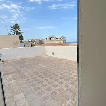 Lanterne Magiche Ortigia * سيراكوزا