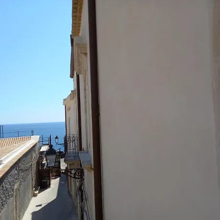 Ξενοδοχείο Lanterne Magiche Ortigia *