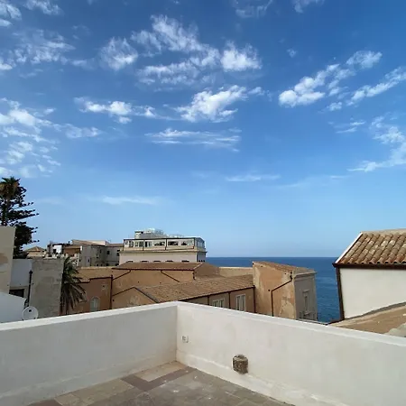 Lanterne Magiche Ortigia * Συρακούσες